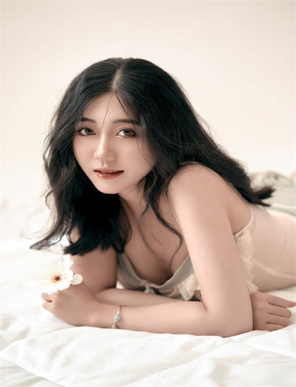 从表演艺术看暗夜导演：地域的风土人情与环境描写 展现表演艺术的魅力